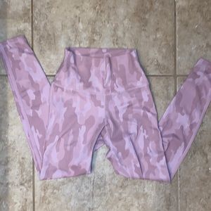 Buff bunny camo pink leggings